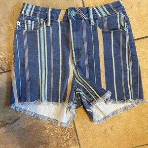 Judy Blue size Small cut off shorta.